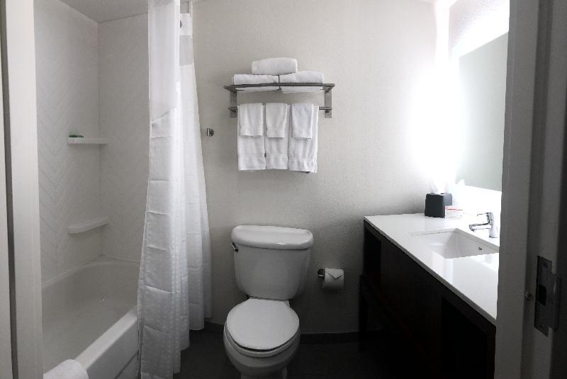 Holiday Inn Statesboro-University Area By Ihg Bagian luar foto